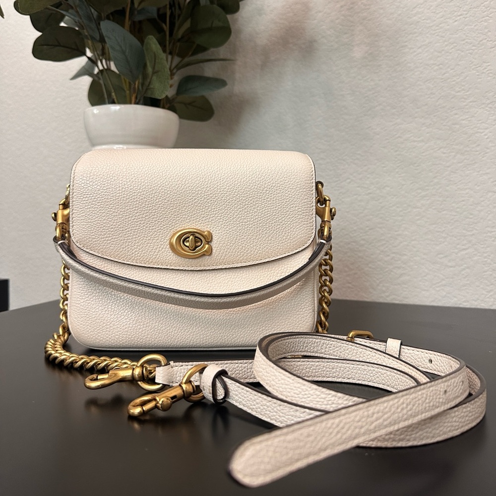 Coach Cassie Crossbody 19 in color brass/chalk